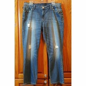 ROCK & REPUBLIC - INDEE STUDDED CROPPED BOYFRIEND